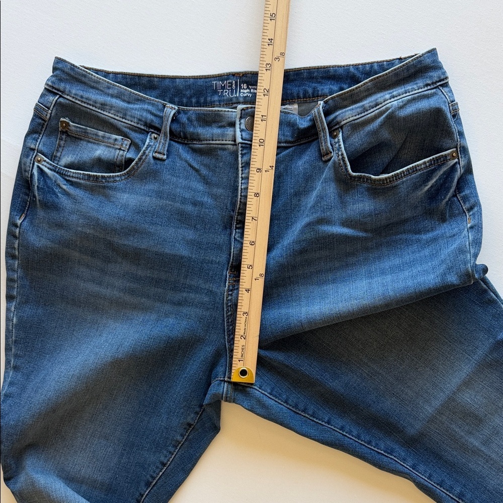Time and Tru Curvy High Rise Skinny Jeans Dark Wash Stretch Size 16P - Picture 7 of 10